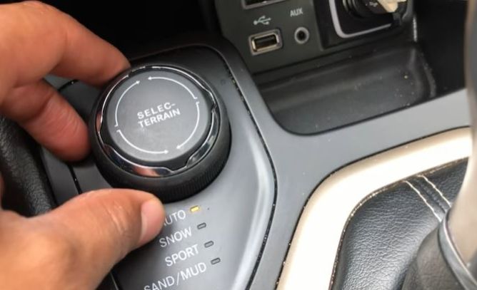 How To Use Sport Mode On a Jeep Cherokee?
